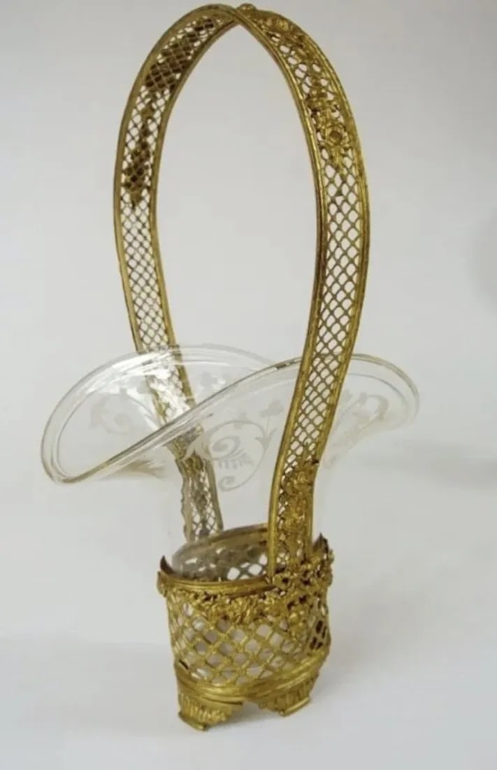 19TH CENTURY ORMOLU AND BACCARAT GLASS BASKET: A very fine gilt bronze and etched Baccarat glass basket, measuring 11 inches h., in excellent condition.Estimate $1.500-2.000