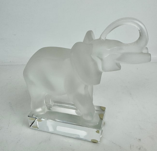 LALIQUE ELEPHANT (1 of 3)