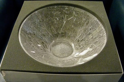 A LARGE SIGNED LALIQUE BOWL