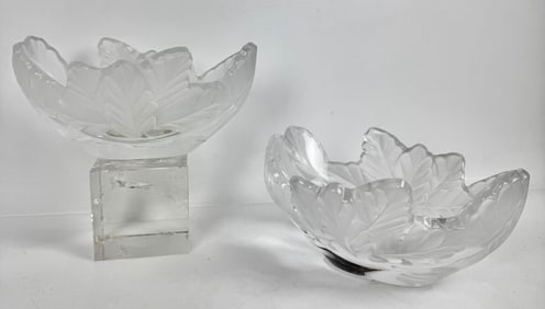 A PAIR OF LALIQUE FROSTED CRYSTAL BOWLS