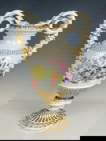 A LARGE ANTIQUE MEISSEN VASE