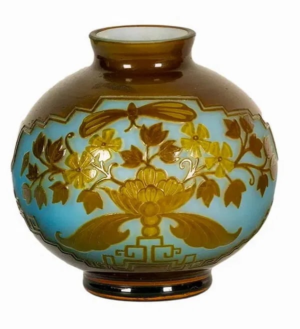 GALLE VASE: Circa 1900. Signed, measures 5 inches high. In good condition. Estimate $800-1000