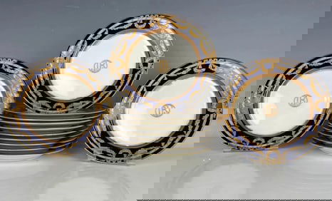 SET OF 11 BERLIN KPM PORCELAIN DINNER PLATES