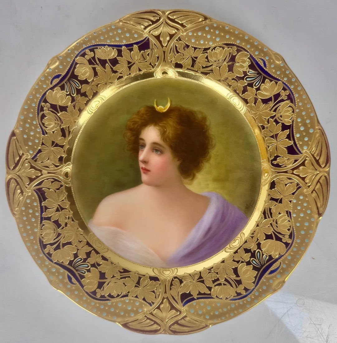 ROYAL VIENNA PORTRAIT PLATE: Circa 1900. Measures 9 inches d. In excellent condition. Estimate $1200-1500