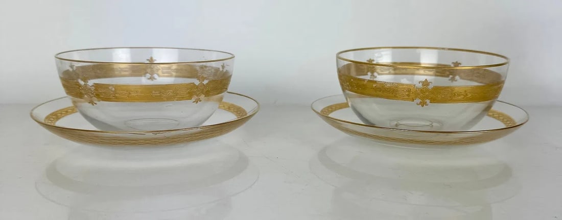 PAIR OF GILT MOSER STYLE FINGER BOWLS: In good condition. Estimate $400-500