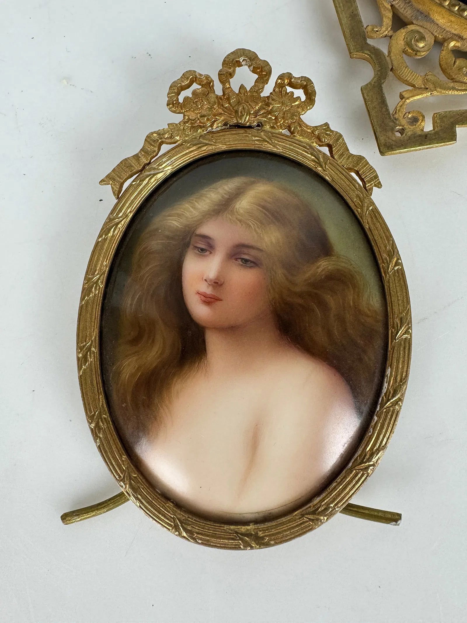 5 PORCELAIN PLAQUES - 2