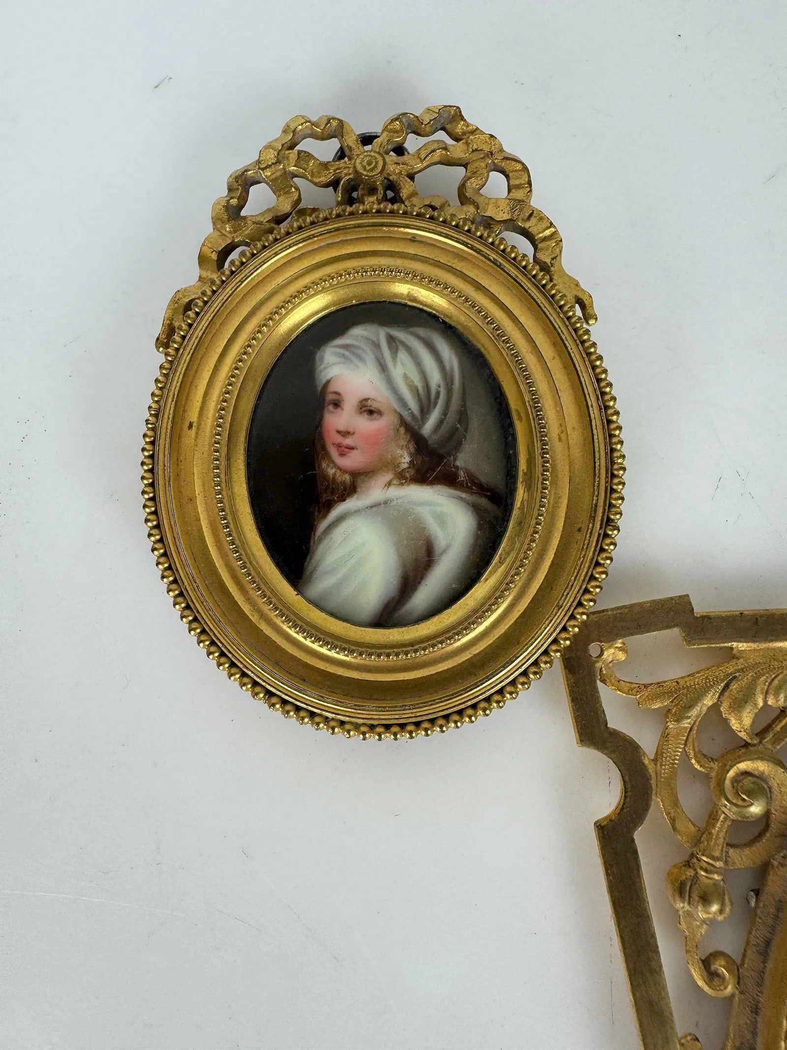 5 PORCELAIN PLAQUES - 5