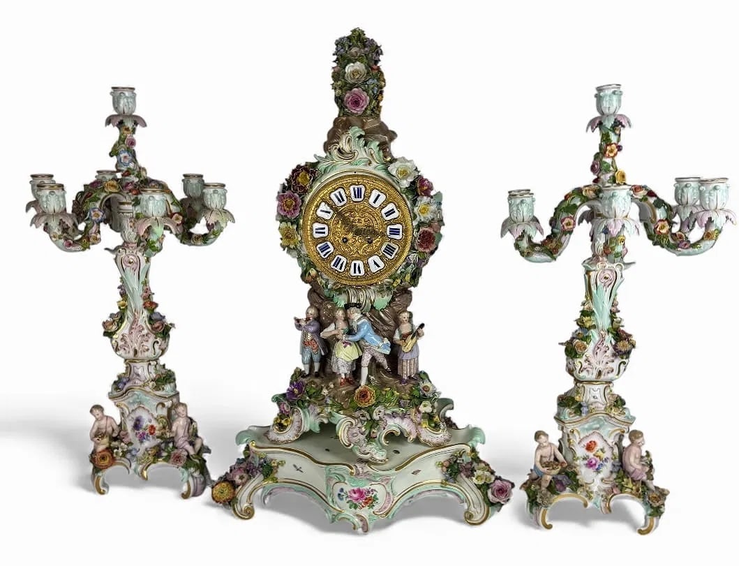 A LARGE MEISSEN CLOCK GARNITURE (1 of 1)