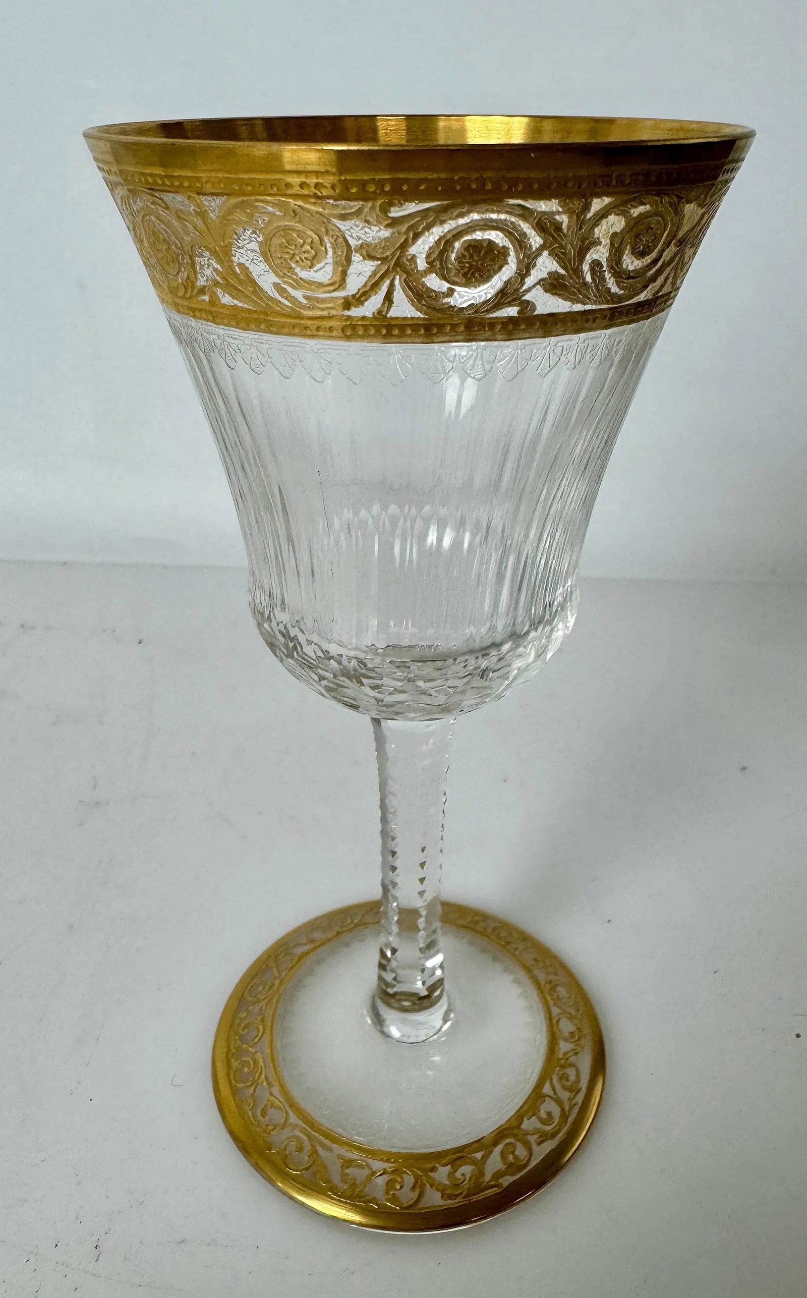 ST LOUIS GOLD THISTLE GLASS: Measures 5.5 inches h. Stamped St. Louis. In excellent condition. Estimate $400-500