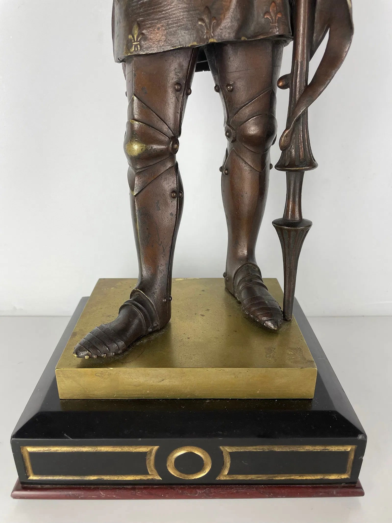 BRONZE SCULPTURE - 4