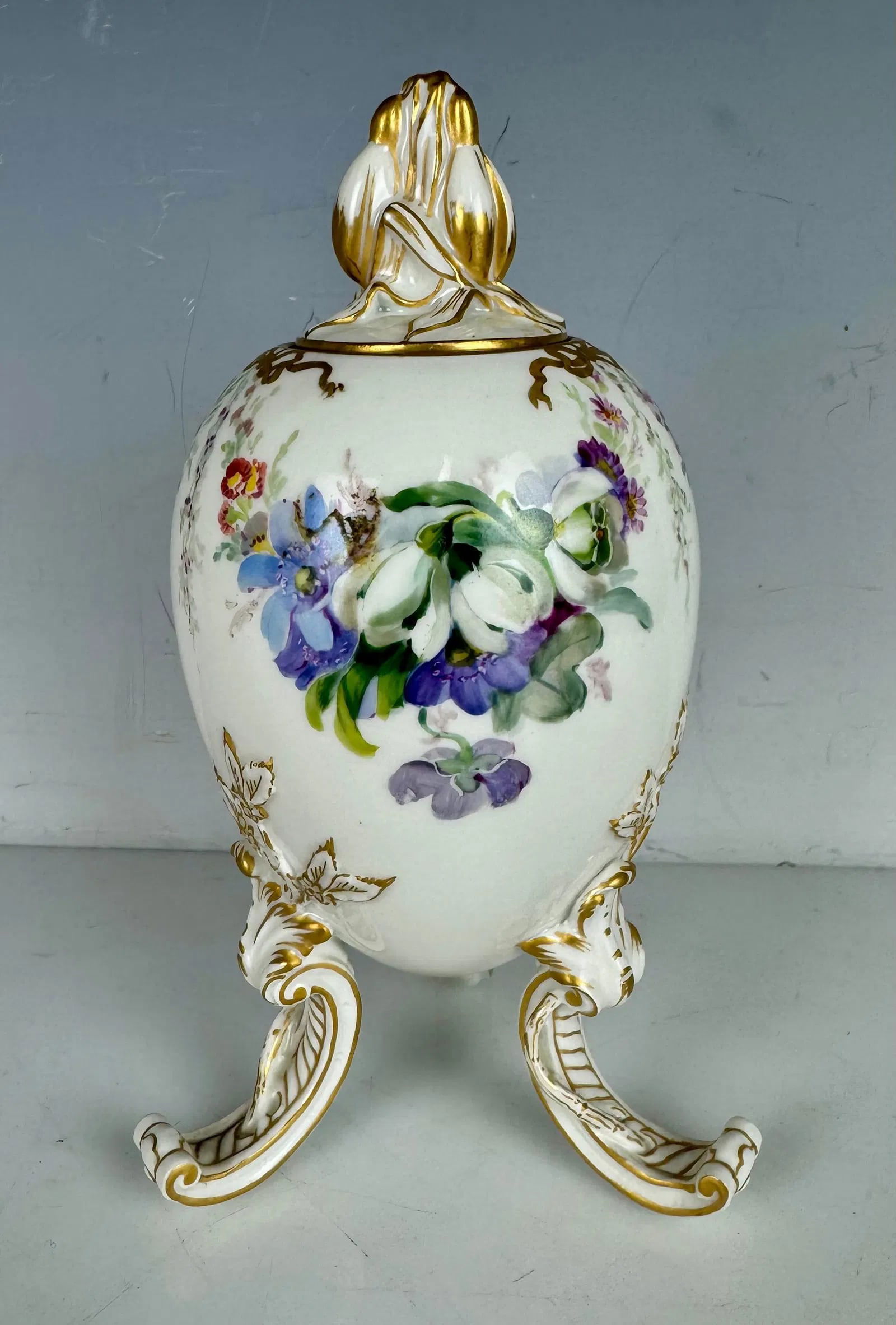 19TH C. BERLIN KPM EGG - 2