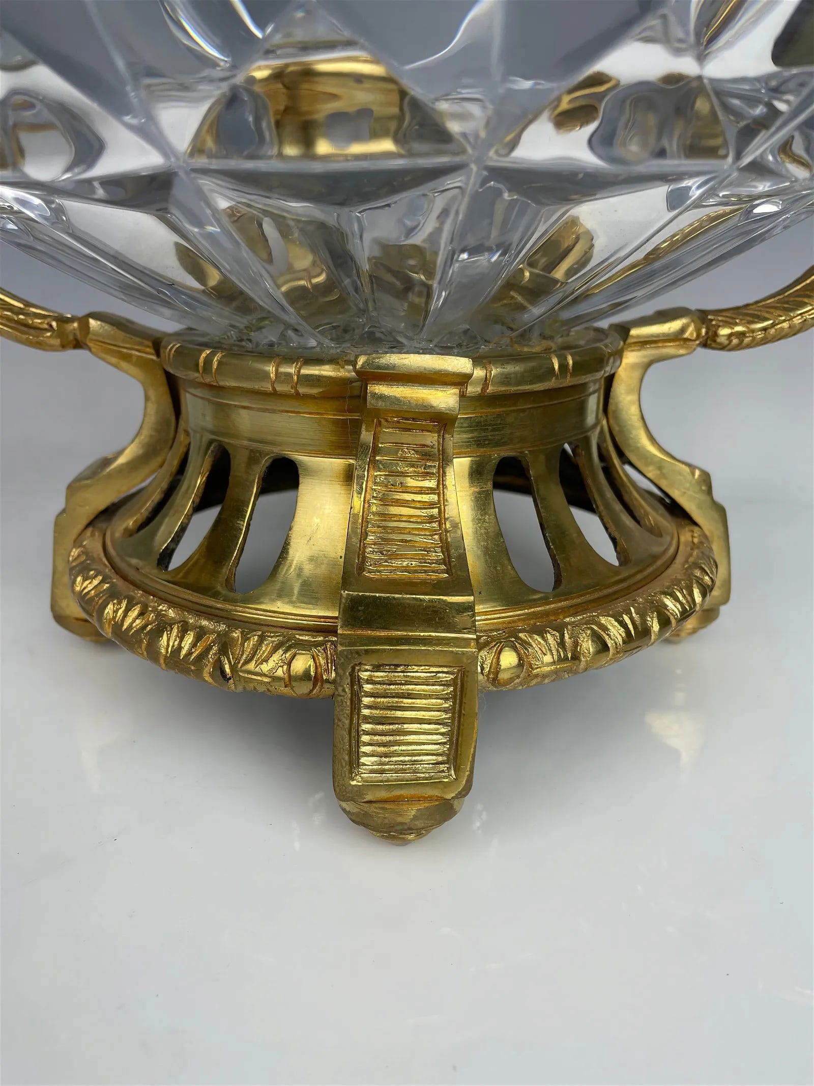A LARGE ORMOLU AND CUT CRYSTAL CENTERPIECE - 5