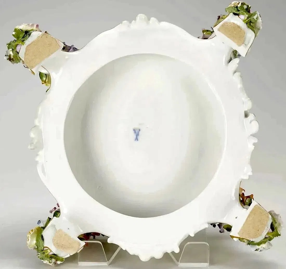 A LARGE 19TH C. FIGURAL CENTREPIECE AND BASE - 5