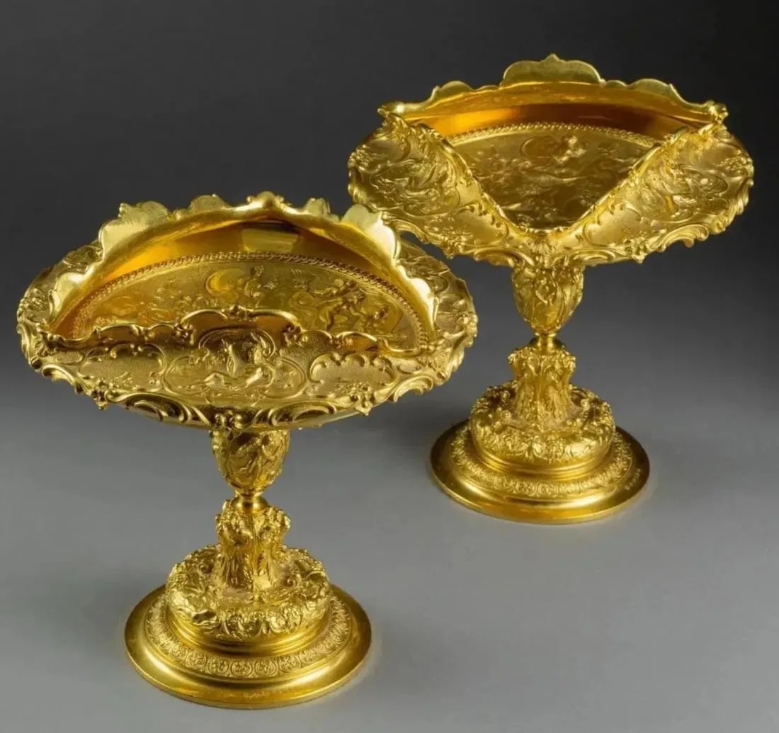 A PAIR OF SIGNED ELKINGTON DORE BRONZE CARD HILDERS: Circa 1900 , measure 7.5 inches high. Estimate $2.000-2.500