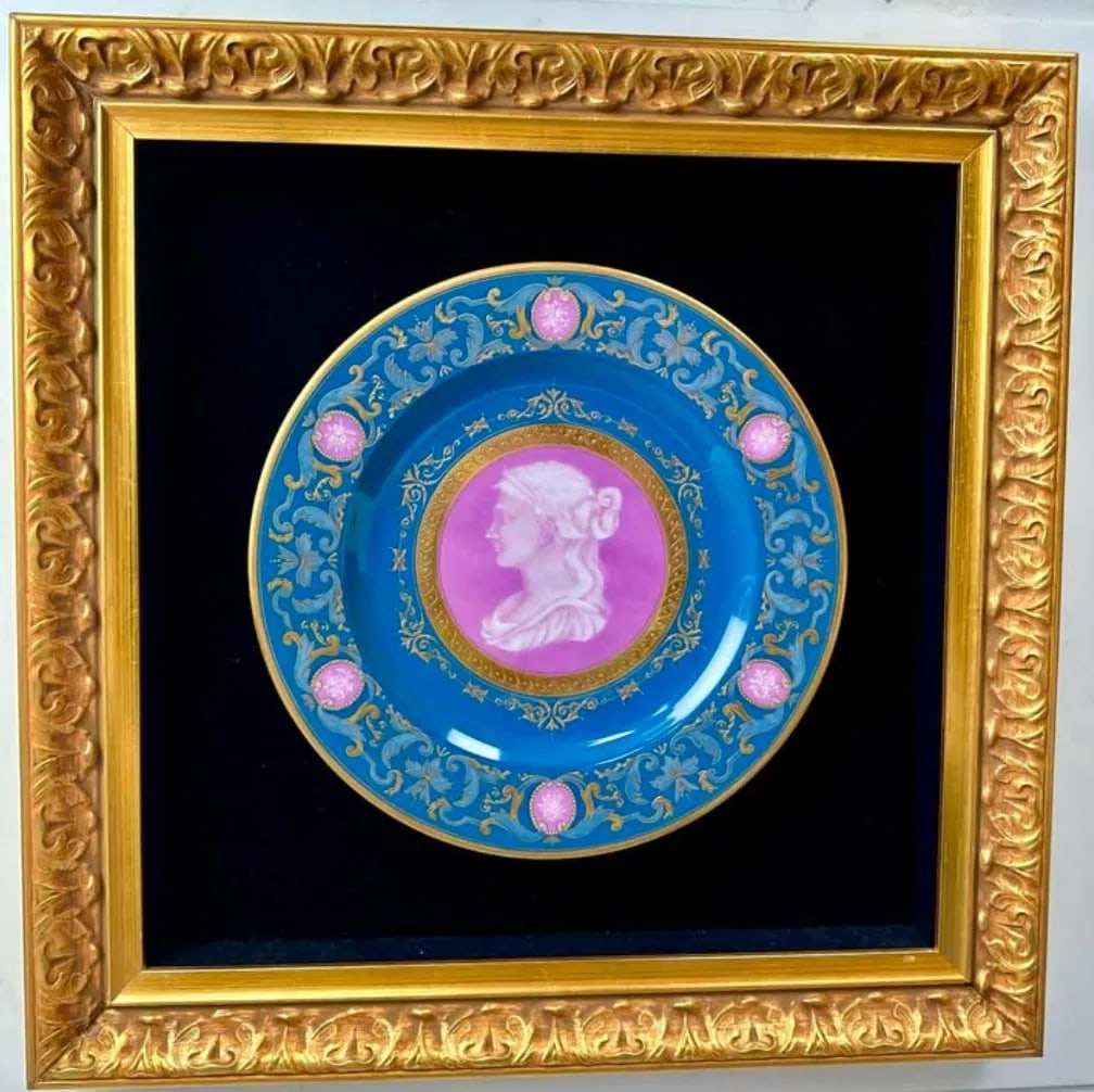 19TH C. PATE SUR PATE ROYAL VIENNA PLATE: Measures 10 inches d. In very good condition, no damage detected. Estimate $2000-2500