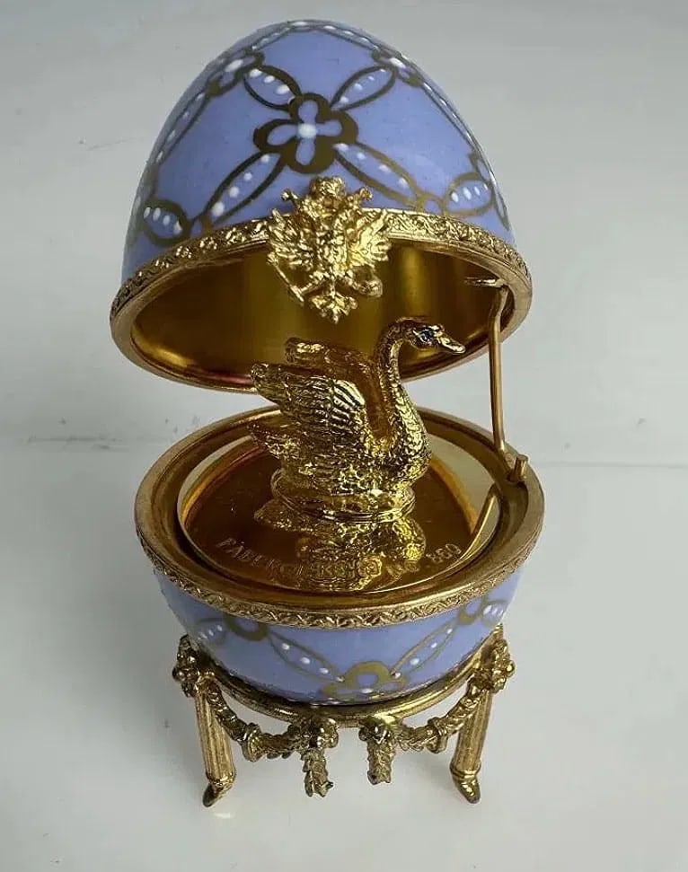 IMPERIAL FABERGE LIMOGES PORCELAIN SWAN EGG: Limited edition. In good condition. Estimate $800-1000