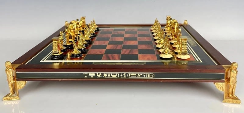 FRANKLIN MINT TUTANKHAMON CHESS SET (1 of 9)