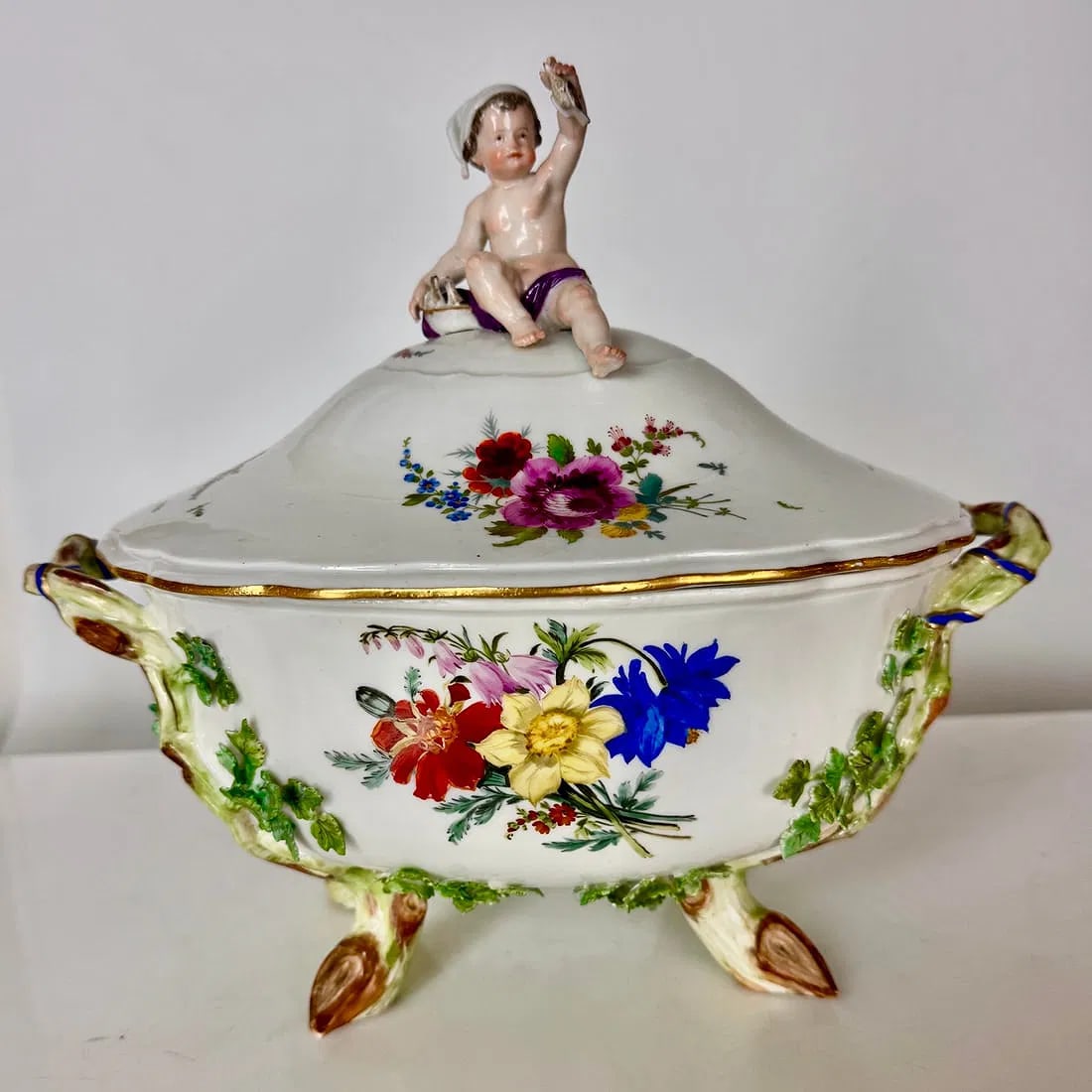 19TH C. MEISSEN PORCELAIN TUREEN: Circa 1850. Measures ;16 inches l., 11 inches h. In good condition. Estimate $2000-2500