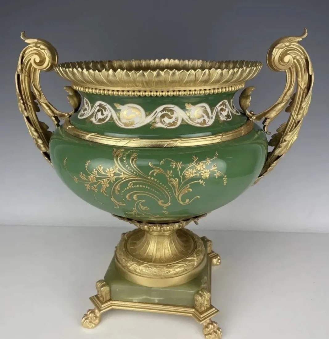 A LARGE ORMOLU MOUNTED SEVRES PORCELAIN CENTREPIECE - 2
