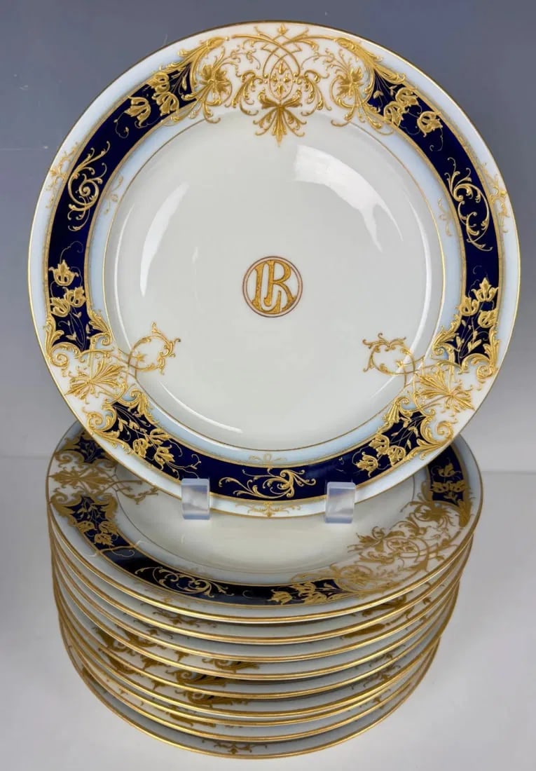 SET OF 10 ART NOUVEAU BERLIN KPM SALAD PLATES: Circa 1920. Measure 8 inches d. All in excellent condition. Estimate $3000-4000