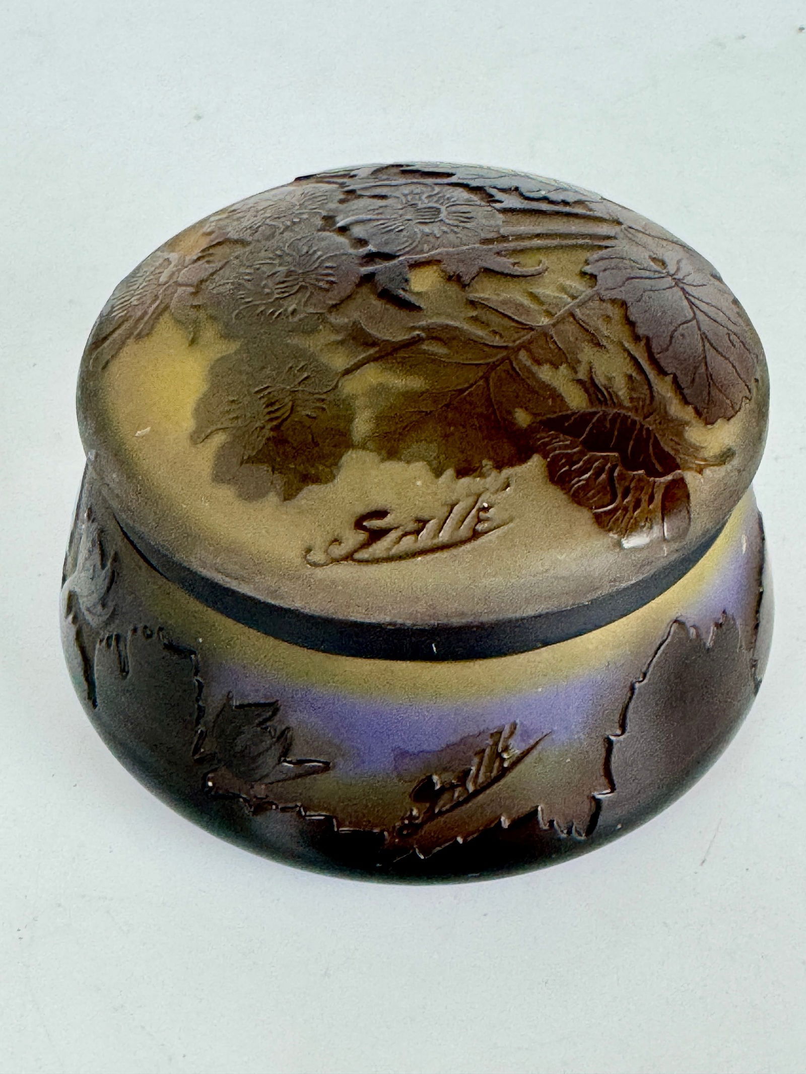 GALLE MULTI COLOR BOX: Circa 1900. Measures 5 inches d. In good condition. Estimate $800-1000