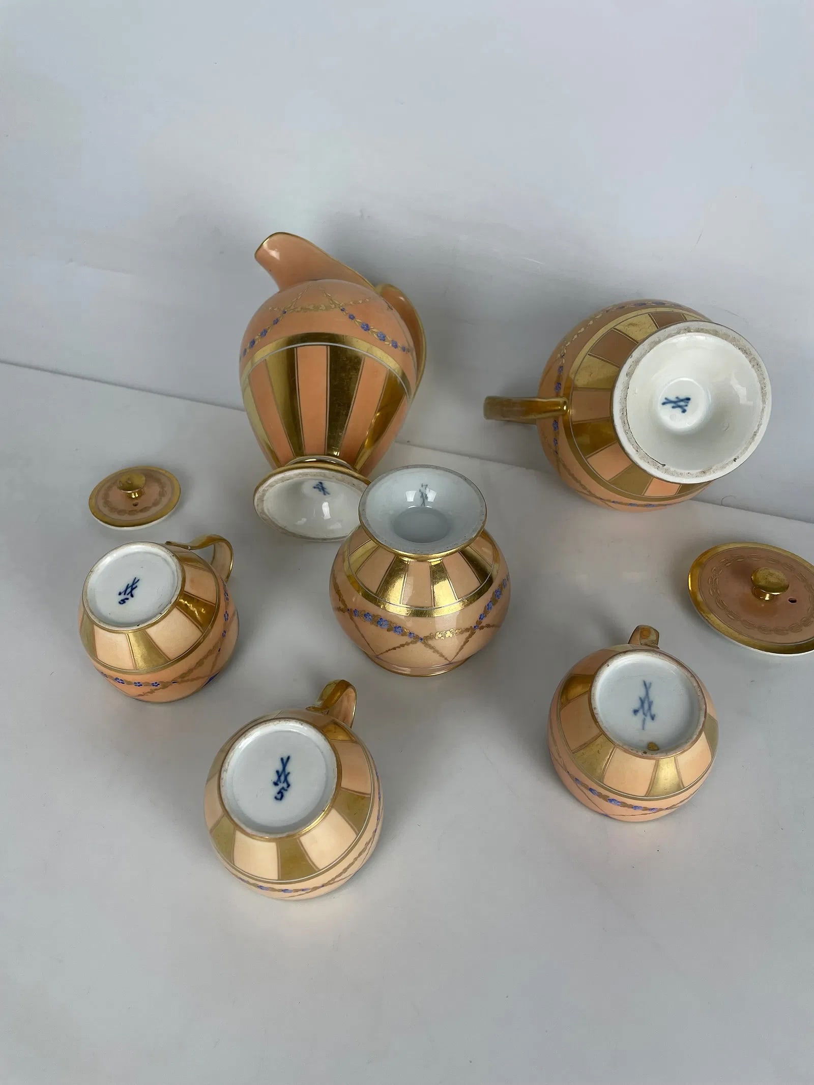 PARTIAL 19TH C. MEISSEN TEA SET - 4