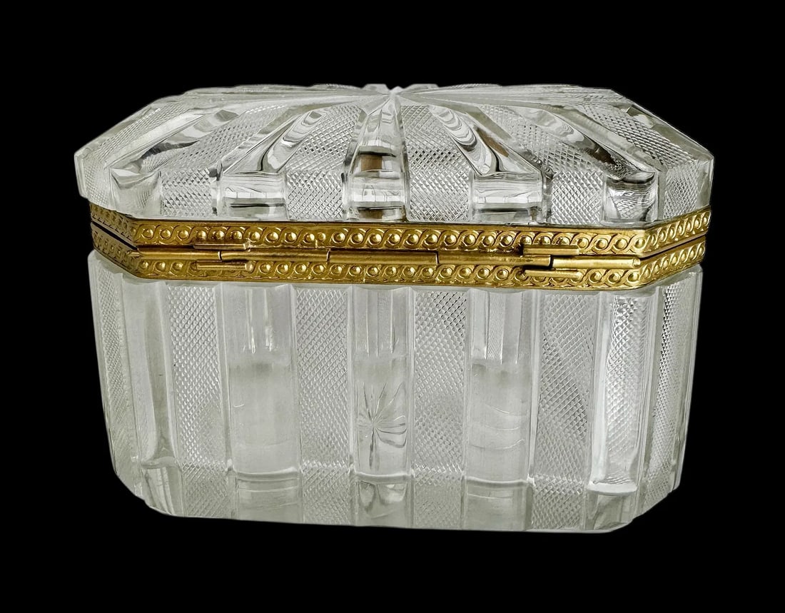 LARGE ORMOLU MOUNTED BACCARAT BOX - 3