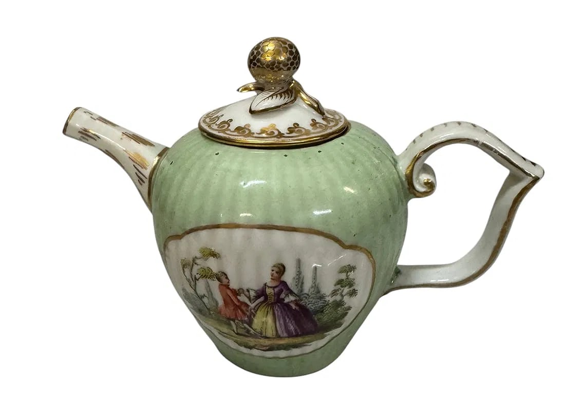 18TH C. MINIATURE MEISSEN TEA POT: Measures 5 inches . In good condition, no cracks, no restoration. Estimate $600-800