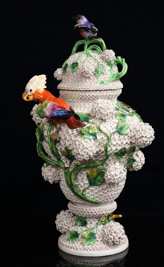 A LARGE 19TH C. MEISSEN SNOWBALL VASE AND COVER: First quality. Measures 27” h. In overall good condition. No breaks, no cracks. Estimate $50.000-75.000