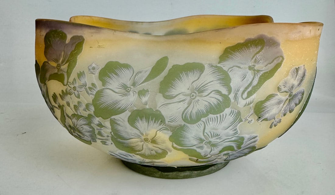 A LARGE GALLE GLASS BOWL: Circa 1900. "Hydrangea" Bowl, measures 9.5 inches x 5 inches h. In good condition, no chips, no breaks. Estimate $1500-2000