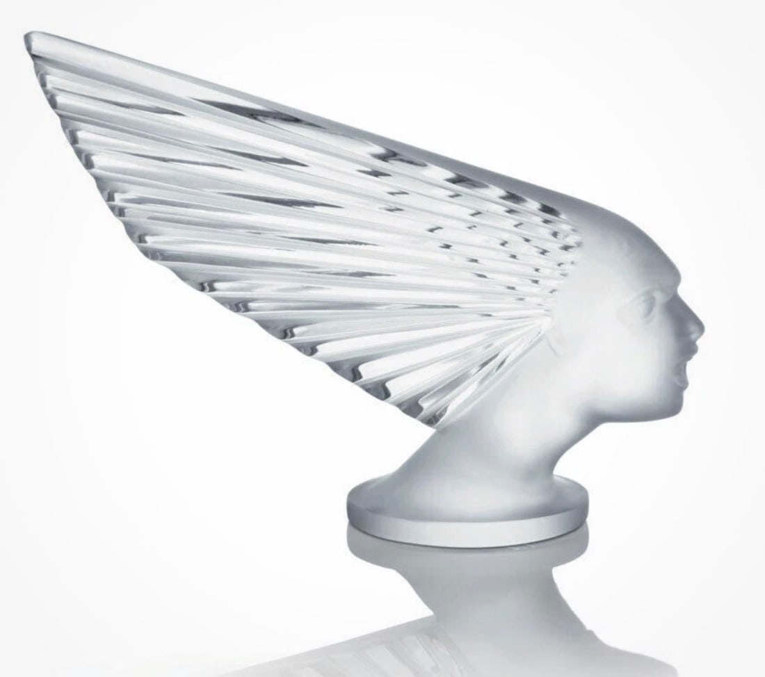 LALIQUE CRYSTAL VICTOIRE MASCOT: Like new. Dimensions: 6.14" Height x 9.84" Length. In excellent condition. Estimate $800-1000