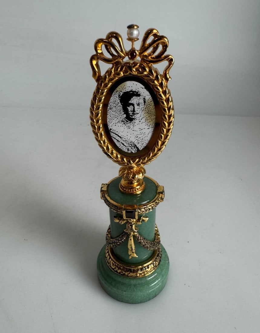 IMPERIAL FABERGE PICTURE FRAME SIGNED THEODORE FABERGE: Measures 6 inches high. In exchange condition. Estimate $800-1000