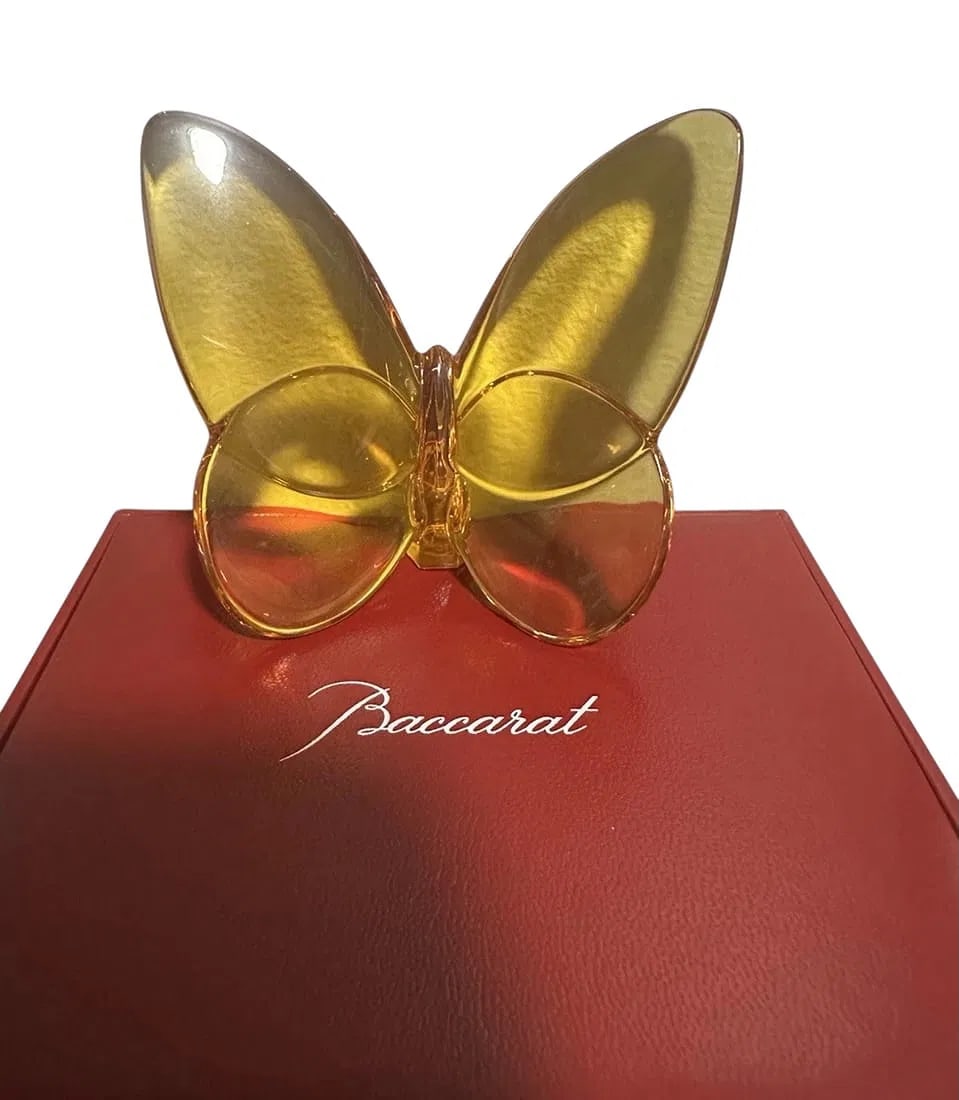 BACCARAT BUTTERFLY: In original Baccarat presentation box. In excellent condition. Estimate $300-400