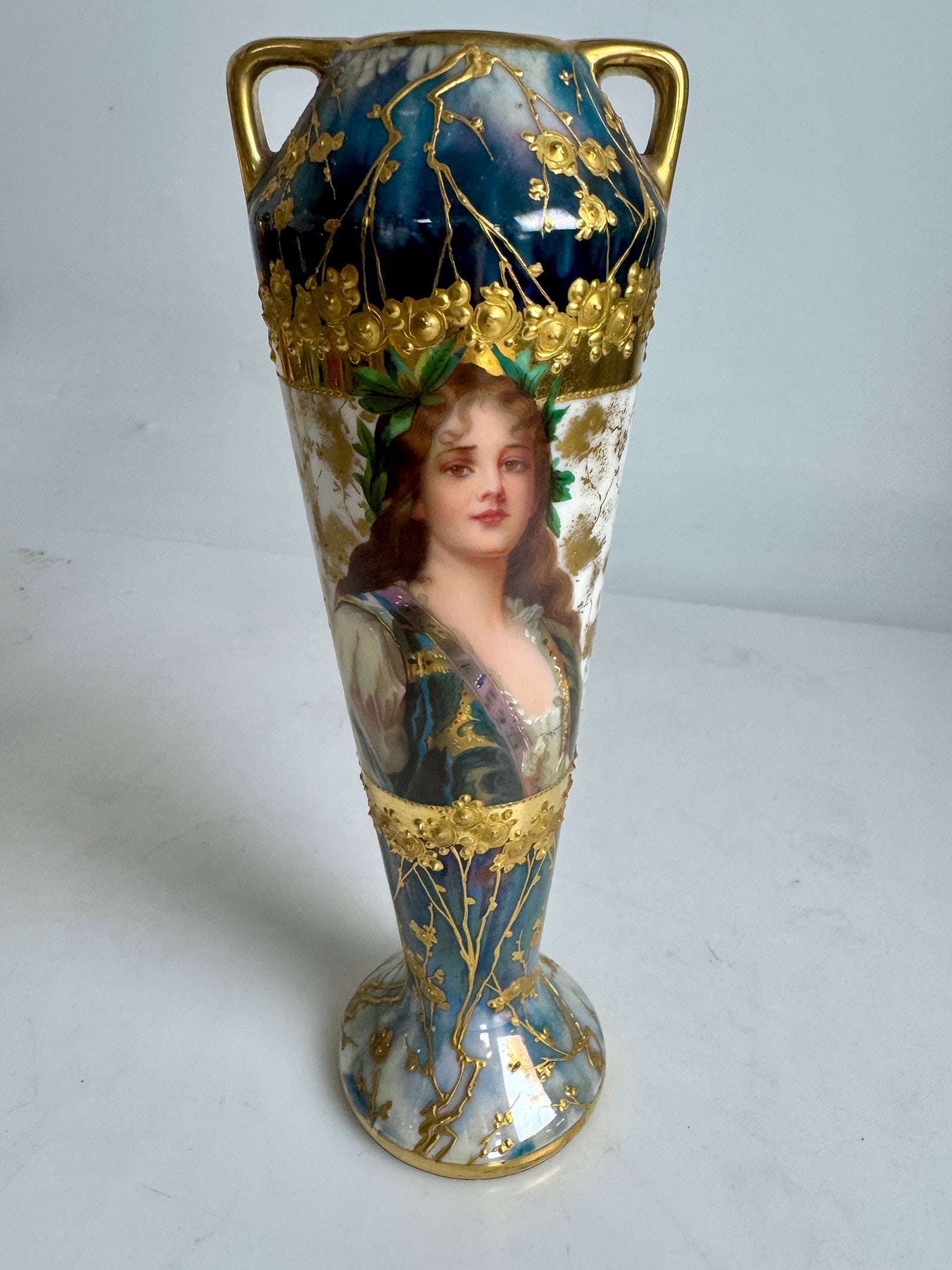 19TH C. ROYAL VIENNA PORTRAIT VASE: Measures 9 inches h. In excellent condition. Estimate $800-1000