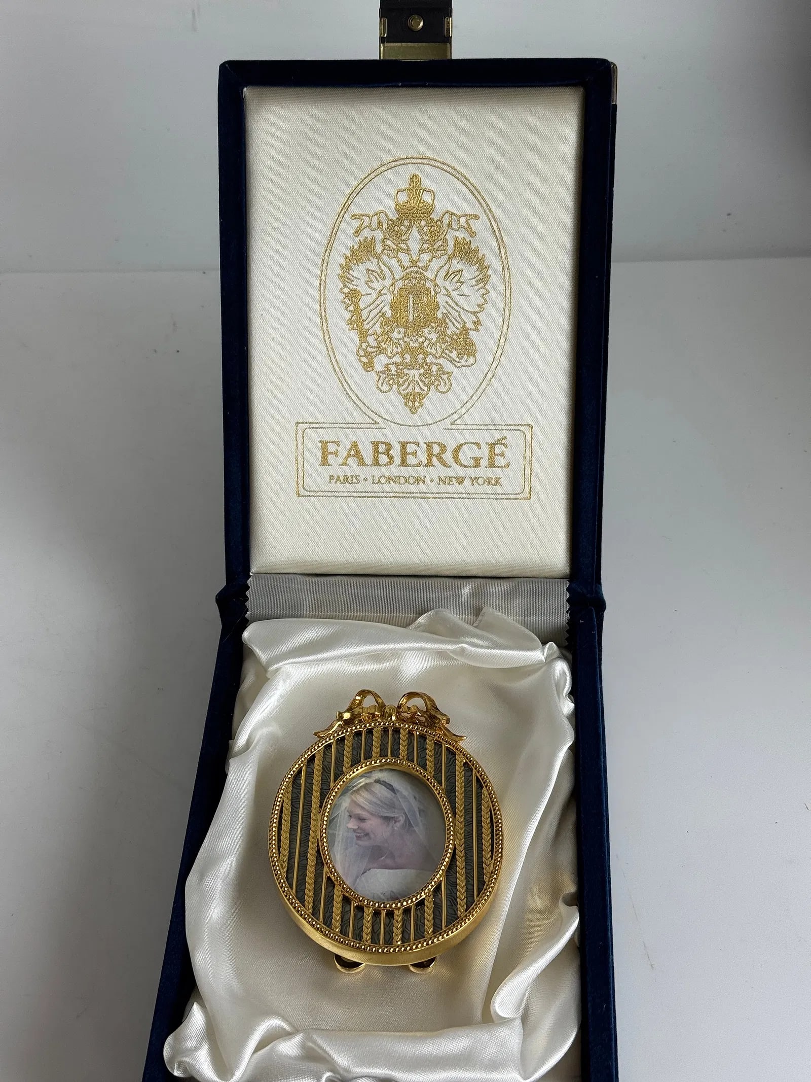 IMPERIAL FABERGE ENAMEL PICTURE FRAME (1 of 4)