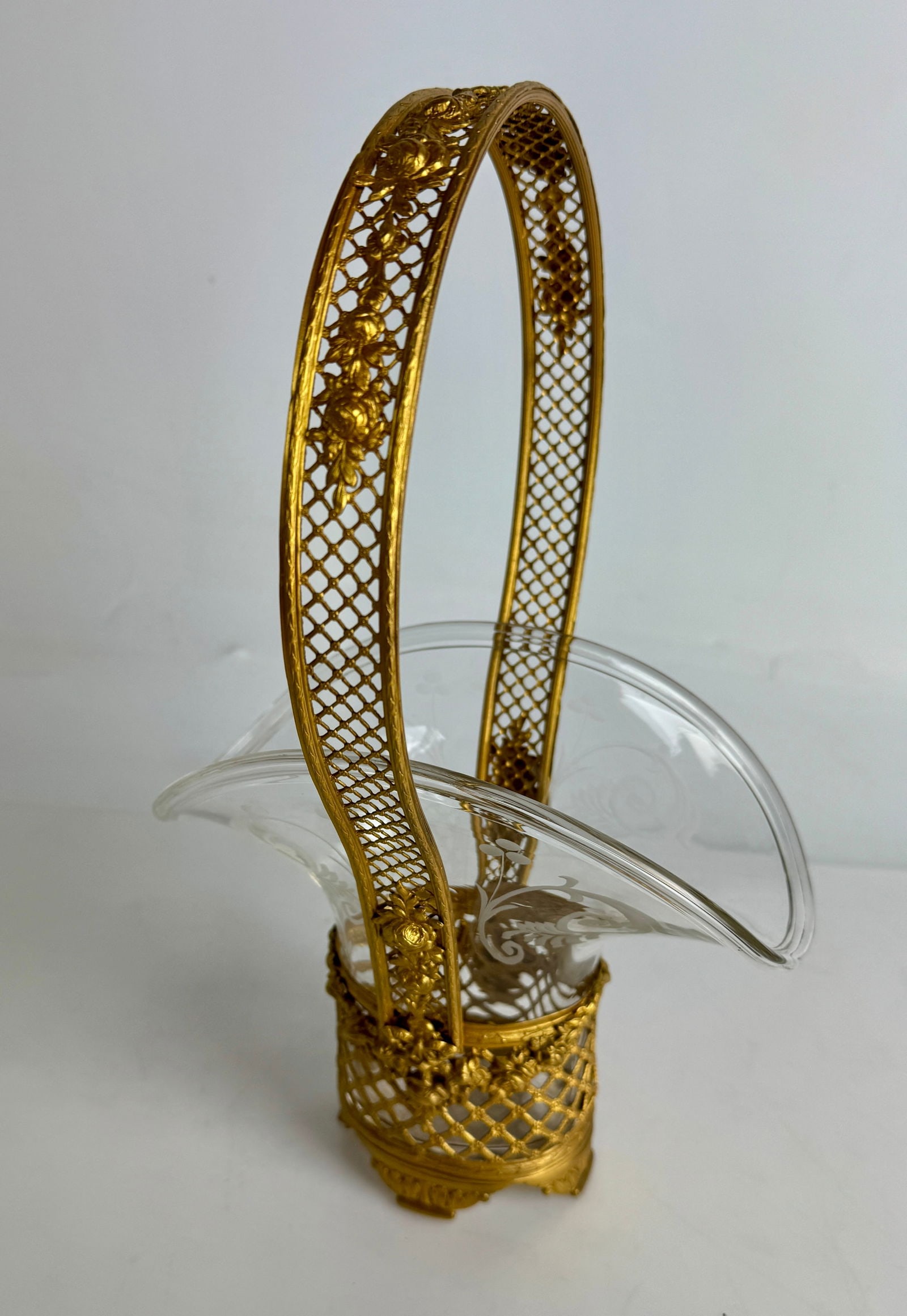 A LARGE ORMOLU AND ETCHED BACCARAT CRYSTAL BASKE - 3