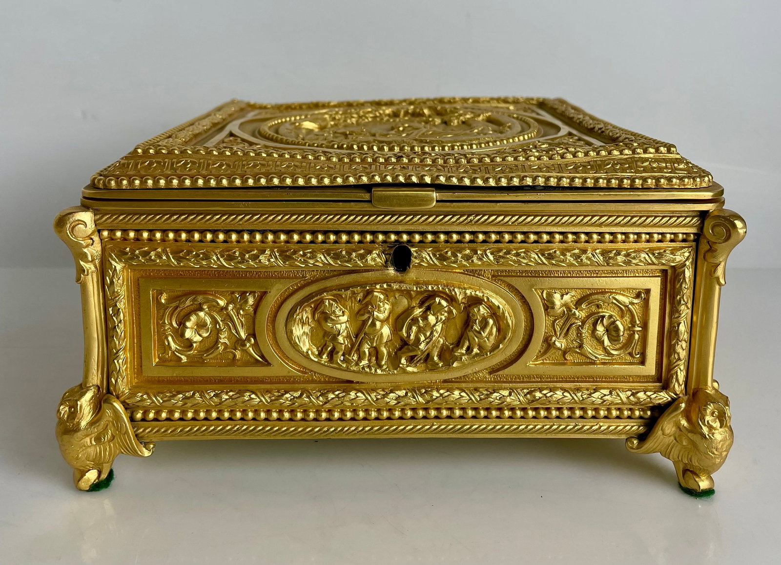 A FINE ORMOLU BOX (1 of 6)