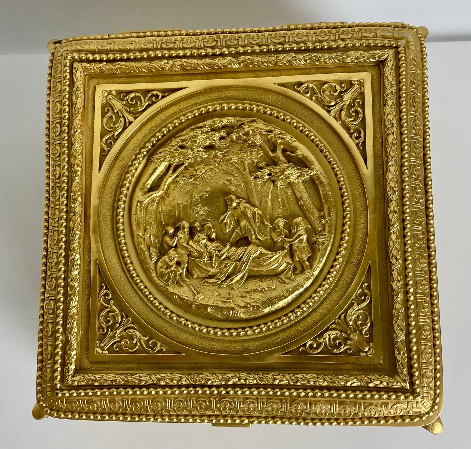 A FINE ORMOLU BOX - 2