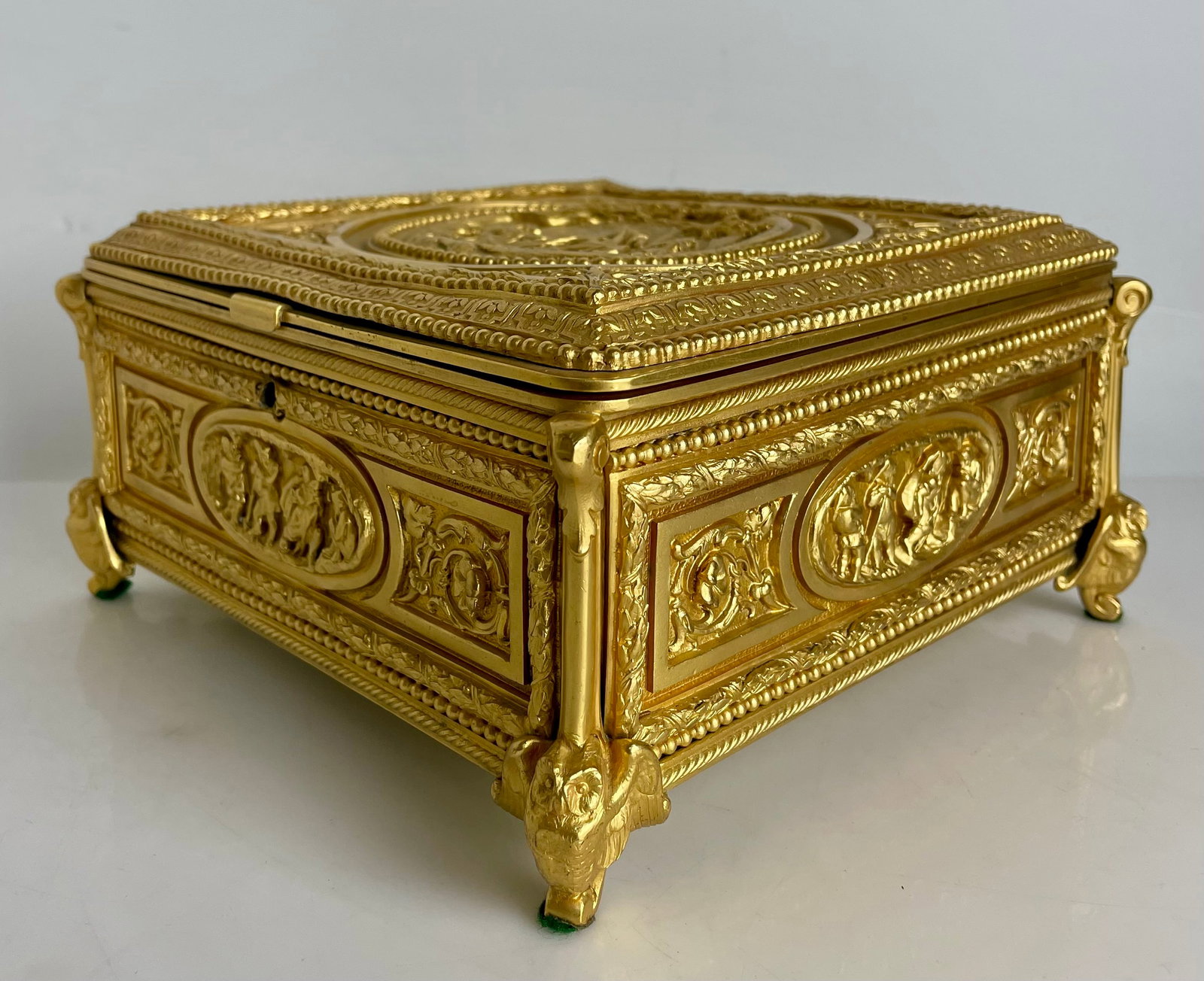 A FINE ORMOLU BOX - 3