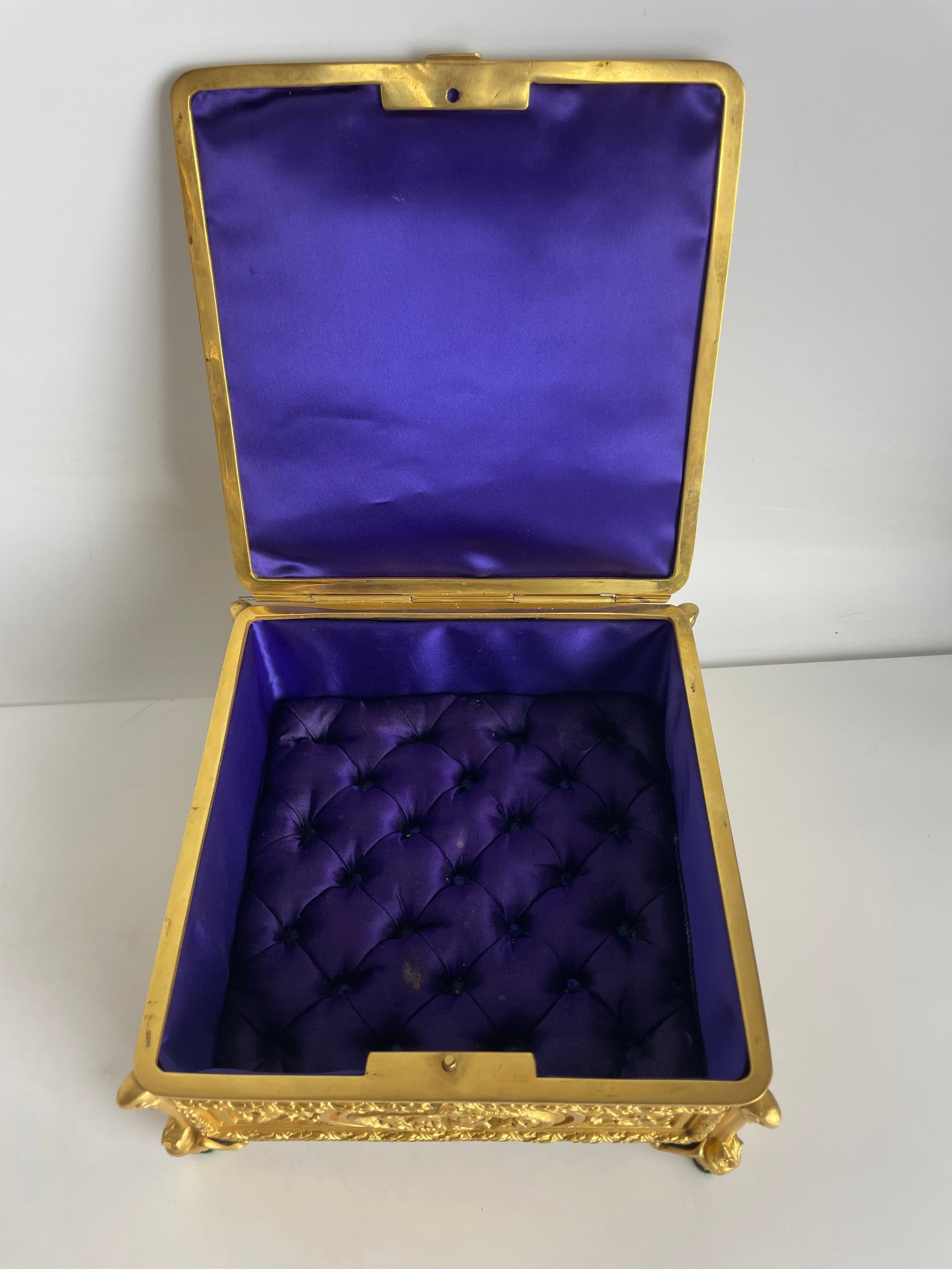 A FINE ORMOLU BOX - 4