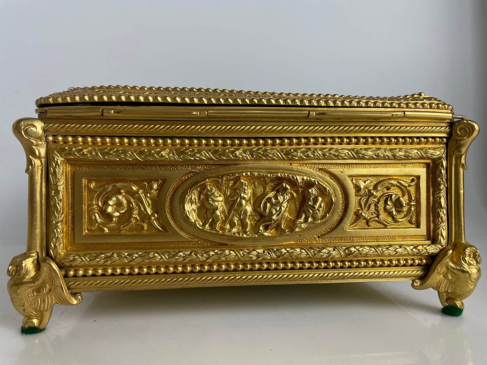 A FINE ORMOLU BOX - 5
