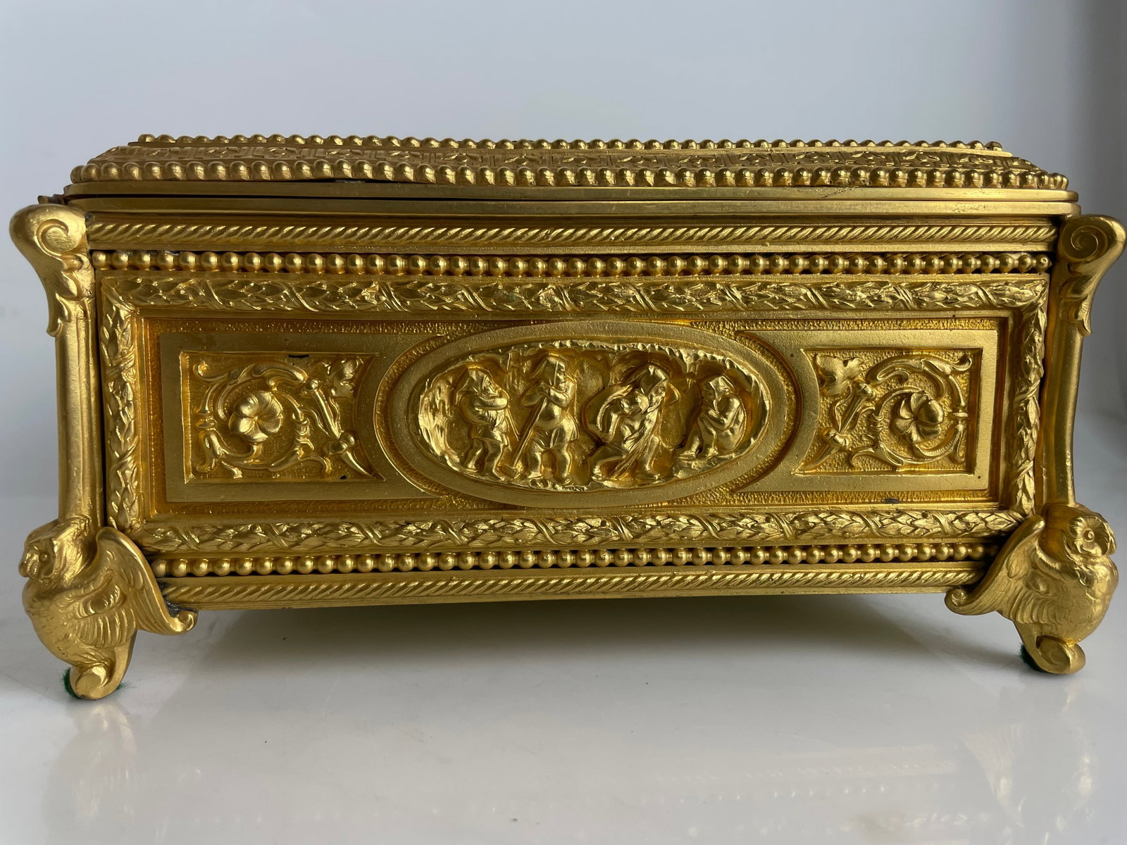 A FINE ORMOLU BOX - 6