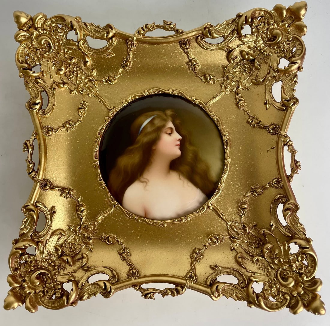 ANTIQUE GERMAN PORCELAIN PLAQUE SIGNED WAGNER: Circa 1900. Porcelain measures 6” d. In excellent condition. Estimate $800-1000