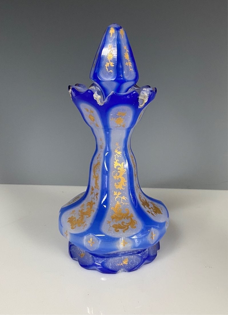19TH C. BOHEMIAN PERFUME BOTTLE: Measures 7 inches high. In excellent condition. Estimate $1.000-1.200