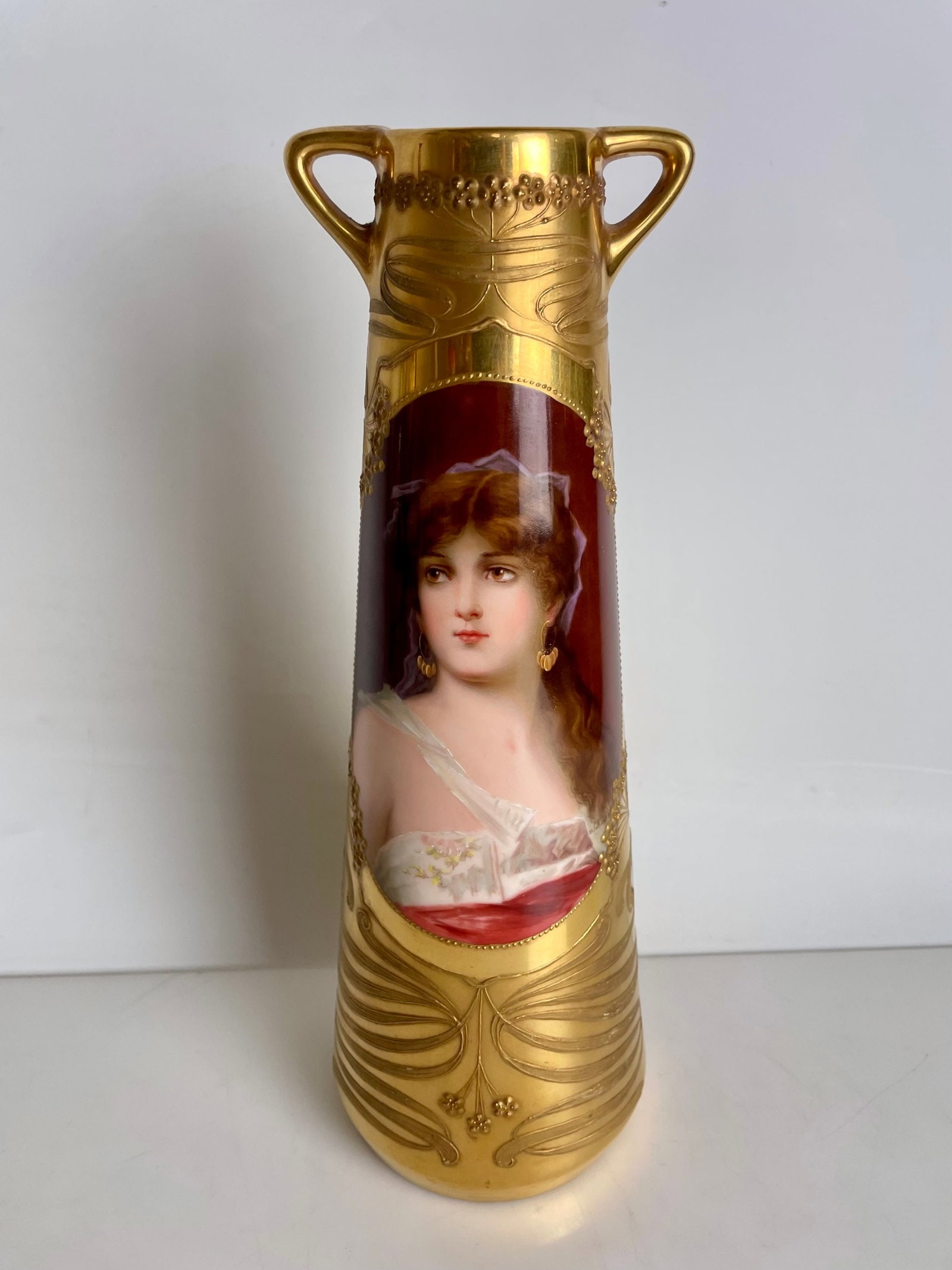 19TH C. ROYAL VIENNA PORCELAIN VASE: Measures 8.5” high. In very good condition. Estimate $1000-1200