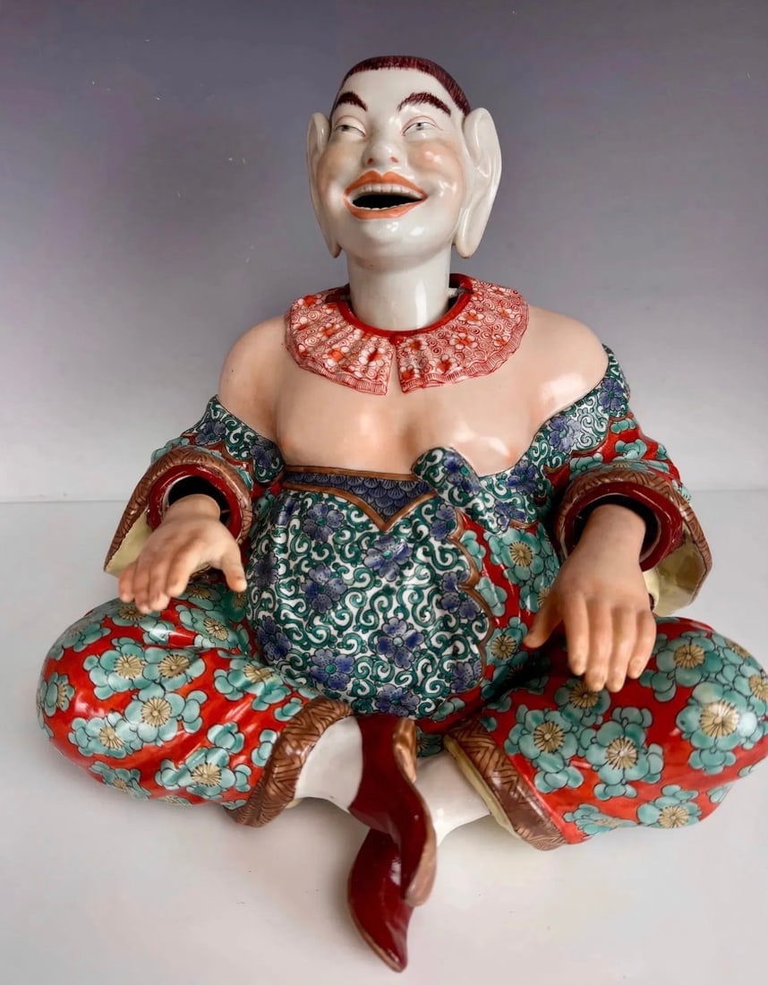 A LARGE MEISSEN STYLE PORCELAIN NODDER: Circa 1900. Measures 12 inches . No breaks, no restorations detected. Estimate $1000-1500