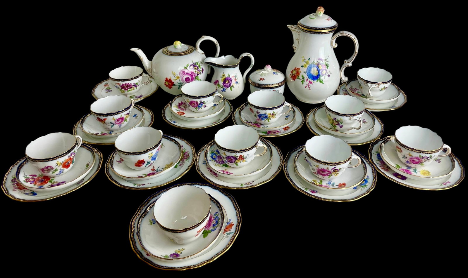 MEISSEN TEA/COFFEE SET FOR 12: Total of 40 pcs. Estimate $4000-5000
