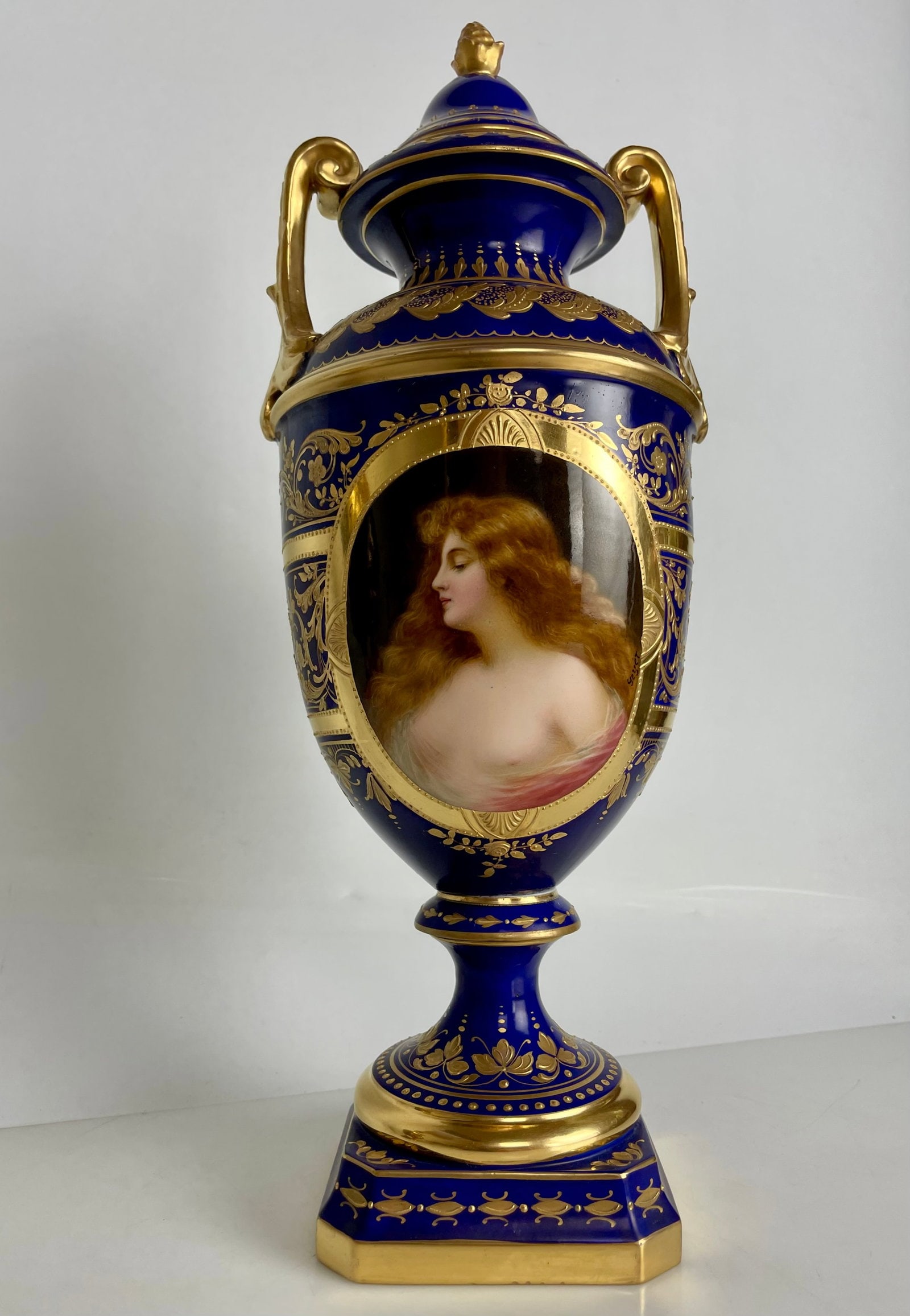 A LARGE ROYAL VIENNA PORTRAIT VASE: Circa 1900. Measures 14” high. In very good condition. Estimate $2000-2500