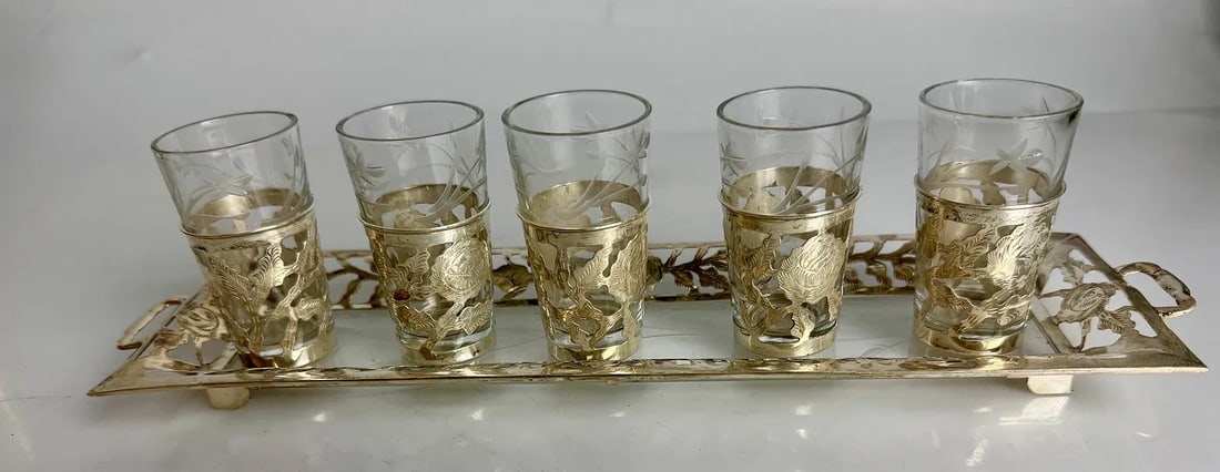 CONTINENTAL SILVER AND GLASS LIQUOR SET: Total weihy190 grams. Estimate $400-600