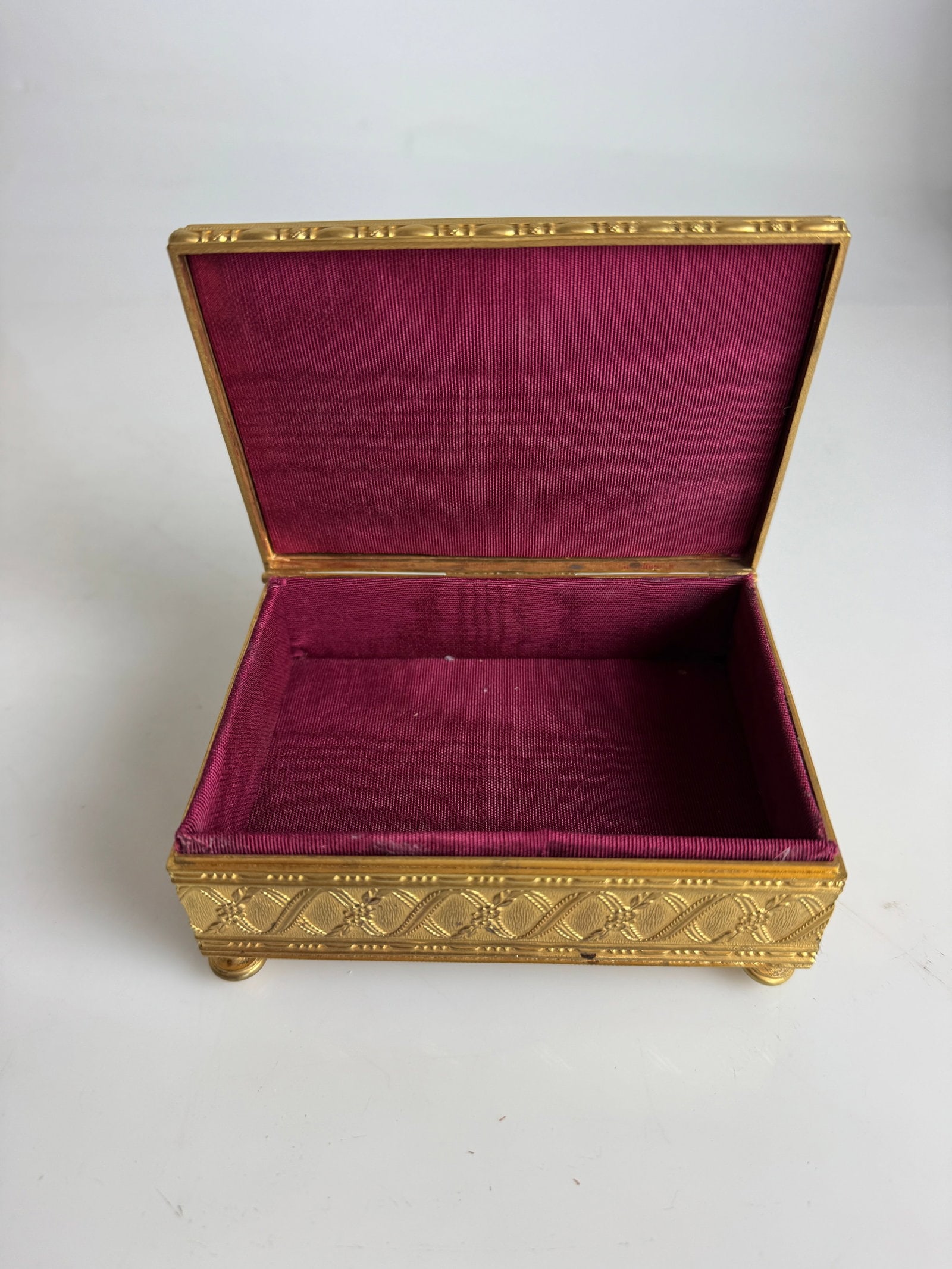 19TH C. ORMOLU BOX - 3